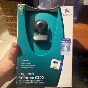Logitech C200 Webcam USB Built-in Microphone w/RightSound Black NEW & SEALED